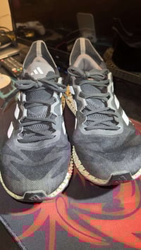 حذاء 4D • مقاس٤٣ • نظافة٩٥%