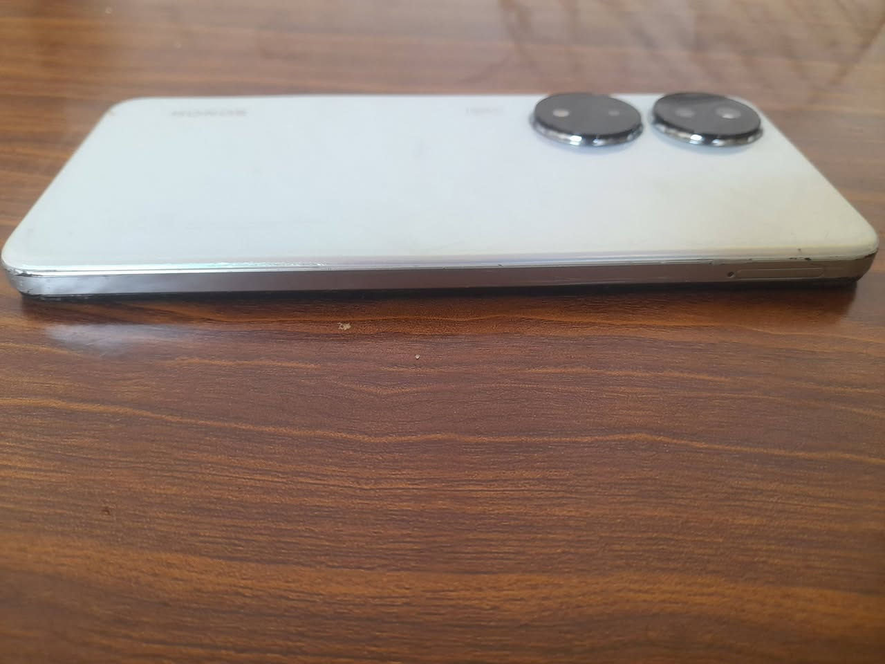 هونر x7b 
للبيع فقط 
السعر 120 الف  
ذاكرة ٢٥٦ رام ٦+٦
كاميرا 108 الشراي يتصل بي واتساب هم 

***********
