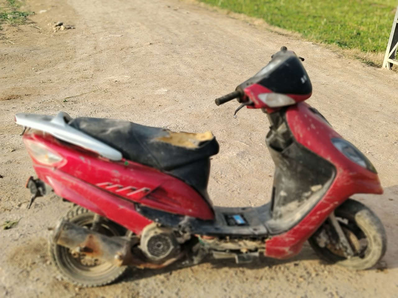 سلام عليكم ورحمة الله وبركاتة
شباب دراجه البيع بيه نواقص بصيطه نقص باتري وشويه كهربائيات   دراجه مجفته دراجه جانت متروكه الشراي بخدمته قيم وخذ الشراي يتصل *********** او يراسل خاص
