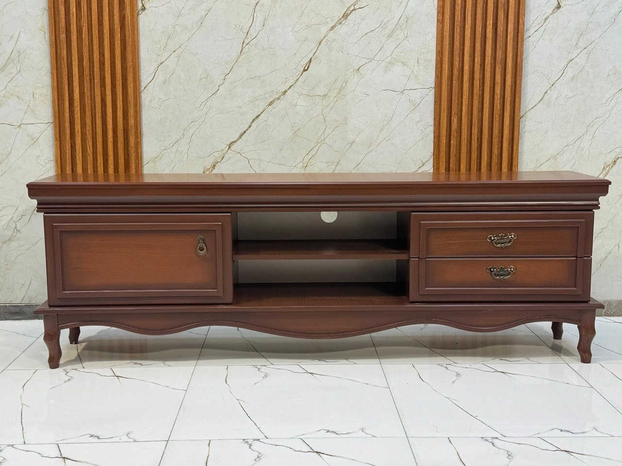 ميز بلازمة قياس ١٨٠ سم 
للحجز والاستفسار ارسل رسالة على بريد الصفحة 
لدينا خدمة توصيل لكافة المحافظات 
 ***********
