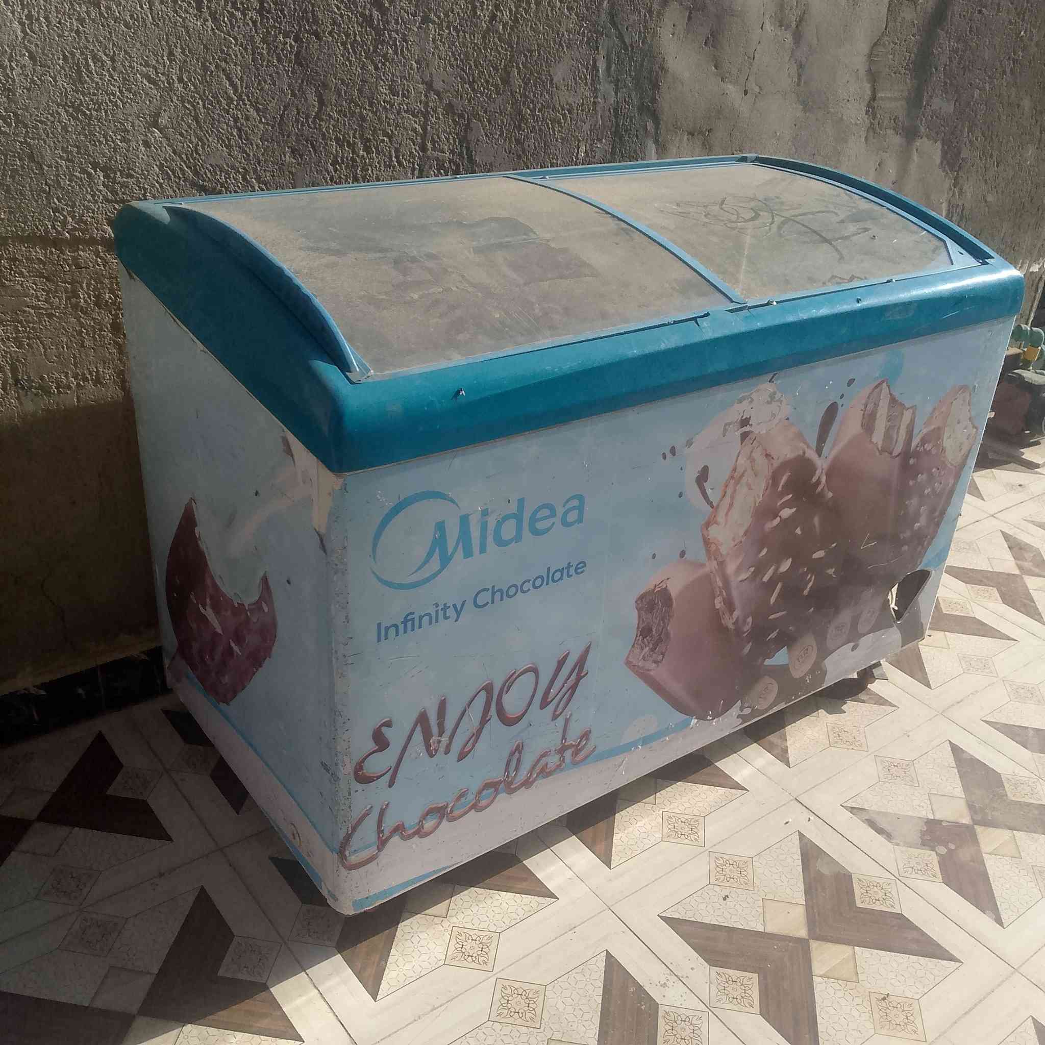 السلام عليكم عارضه بطحيه  بيهه ليك داخلي  فقط  السعر 170العنوان  بغداد  المدائن رقم الهاتف ***********
