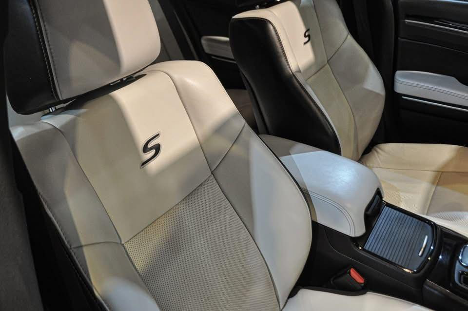 اوباما وارد كندي كلين تايتل Sموديل 21 فول موصفات رادار امامي وجانبي كشنات حار بارد لون مميز مشمشي ماشيه 71 
سيارة احله من صور رايدها. 305مكانها بغداد *********** 
اب اسمي تريد وكاله تريد تحويل
