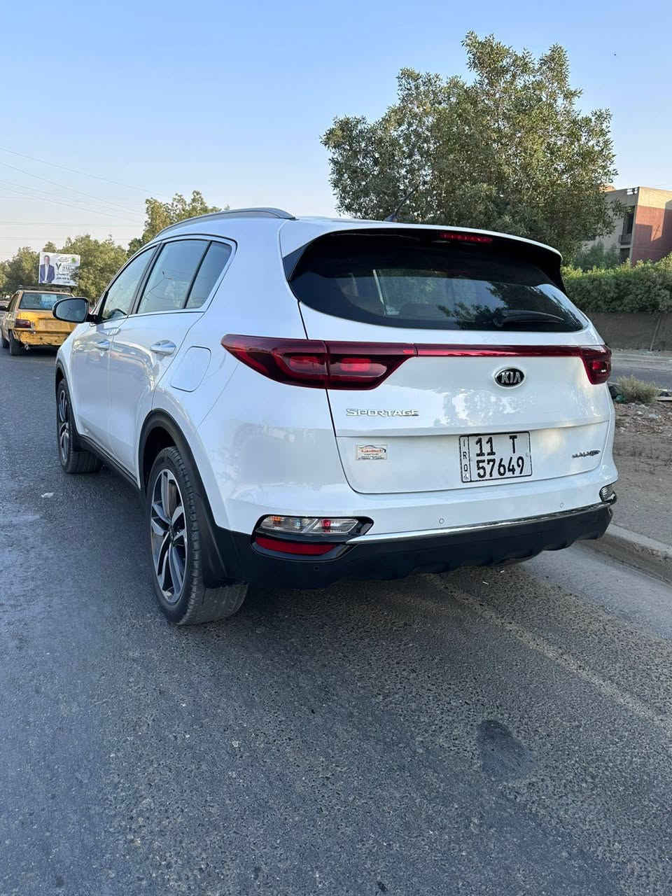 سبورتج ٢٠٢٠ محرك 2000دوش خليجي مواصفات شاشه لمس
تحكم استيرن

كامره خلفيه

حساسات خلفية واماميه

تبريد قطعتين

ماشيه 105

رقم بغداد انكليزي بأسمي سياره مداور ثاني يوم

السعر 185 وبيهه مجال

***********
