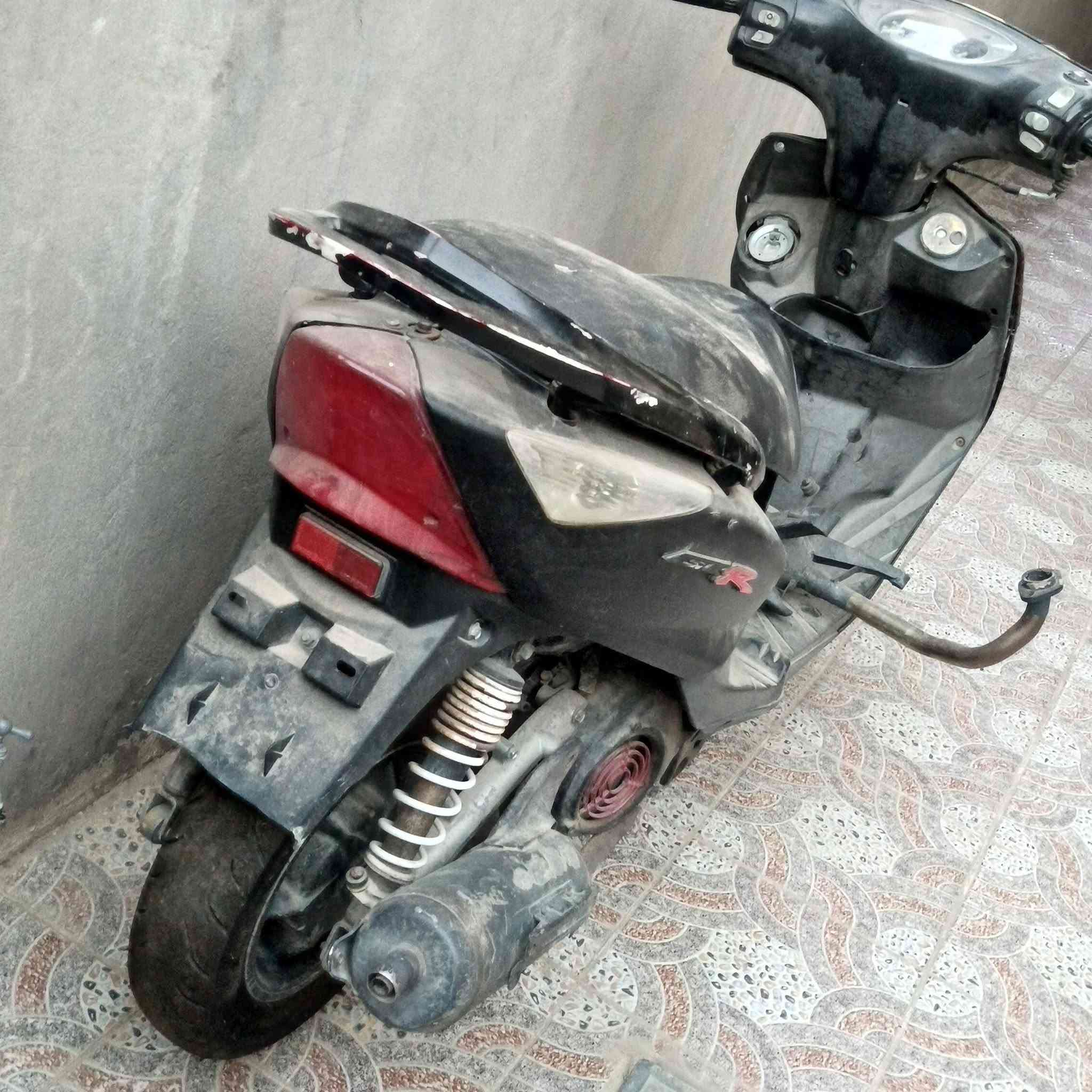 سلام عليكم دراجه للبيع بيه عطل بوشه بستم مزوده كلجات رياضي سلف رياضي صلنصه رياضي سعر 200 بيهم مجال.... واتساب ***********
