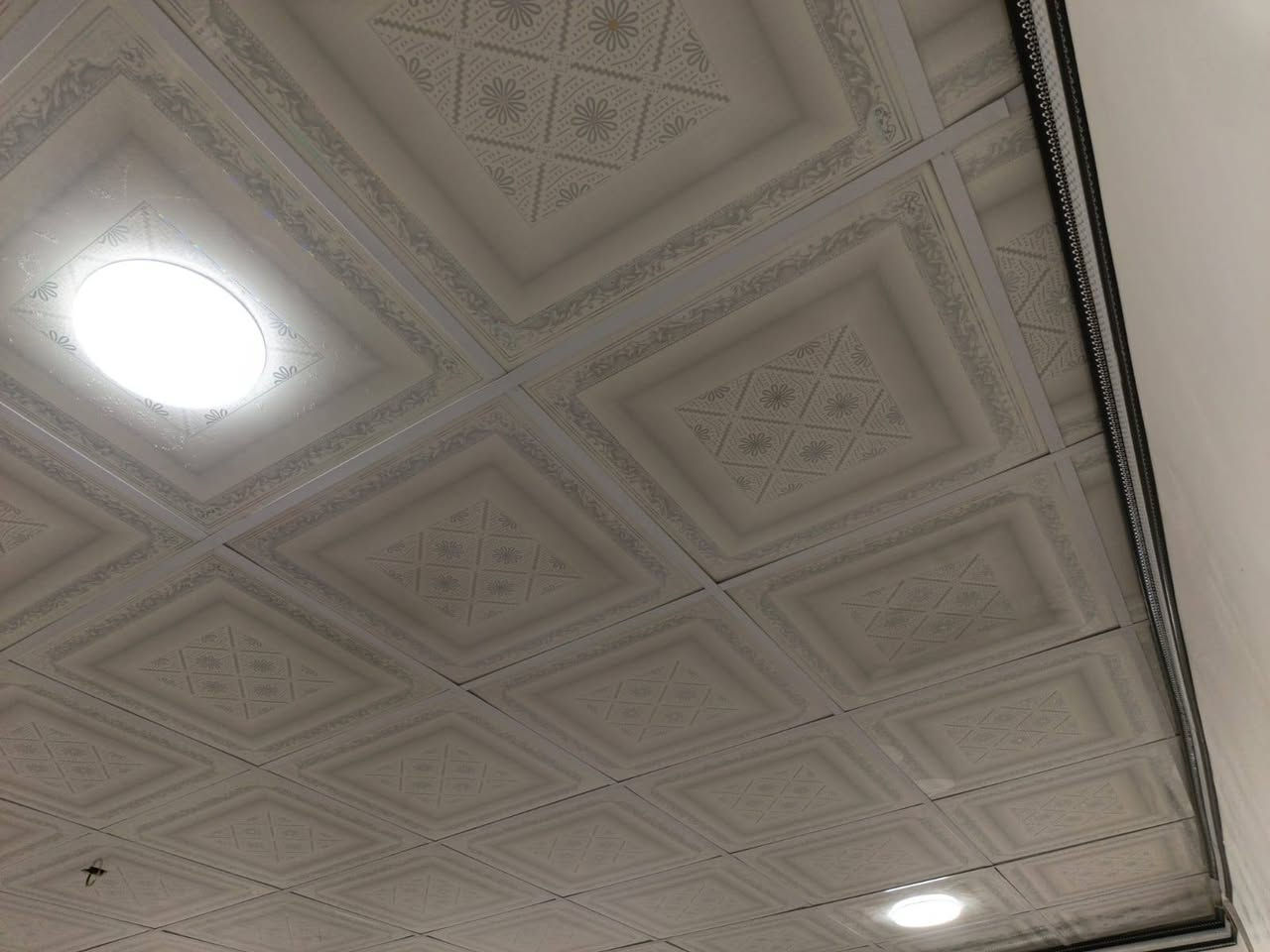 السلام عليكم زوجي يشتغل سقوف ثانوية و جبس بورد و هم خشب و ورق جدران و اصباغ بسعار مناسبة كلش وحاليا كاعد لان شغل ماكو فدوة منو دا يبني بيت جديد ويريد ديكورات أو سقوف ثانوية أو ترميم أو صبغ🥹 🩵
فدوة صعولي المنشور بصلاة ع محمد وال محمد 
للاستفسار ‏‪***********‬‏
