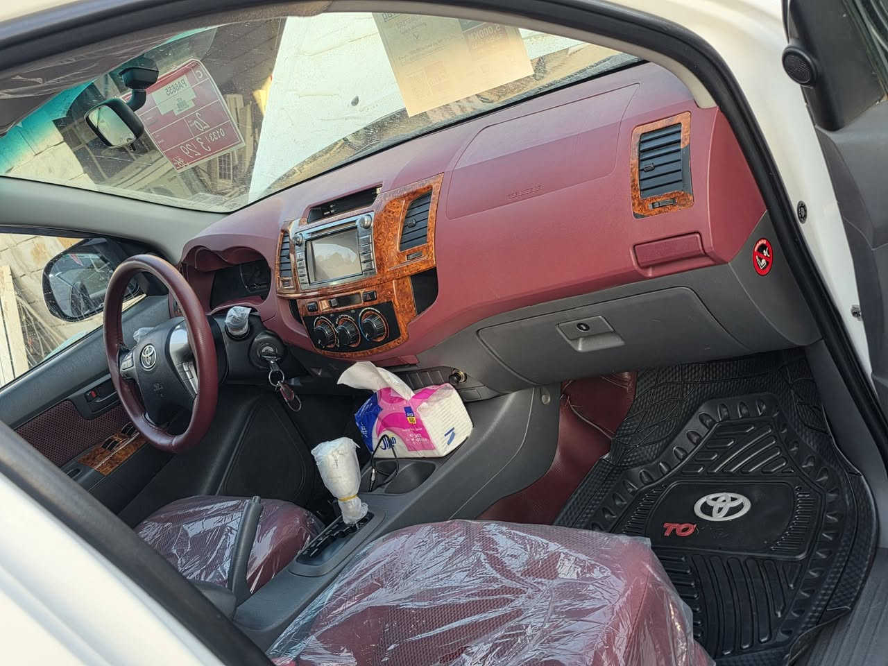 كل عام وانتو بخير وصحة وسلامة يارب. السلام عليكم اخون فلاونزه مديل 14 الكويتي. ماشيه 222الف سياره  استخدام شخصي سياره كفاله عام بيها صبغ جوه علامت هايلوكس فقط 5,أصابع. سياره جديده حيل تخم تاير حداده 1/1.  مكينه كير كفاله سياره وضع شركه رقم نجف بسمي.  تحويل ثاني يوم.  رقم جديد.     سياره تأخذه وتندعيلي امانه مال جناي.    مكاني البصره. لاتصال ***********.    ***********.   بيهن واتس واتصال. تحياتي 🤍
