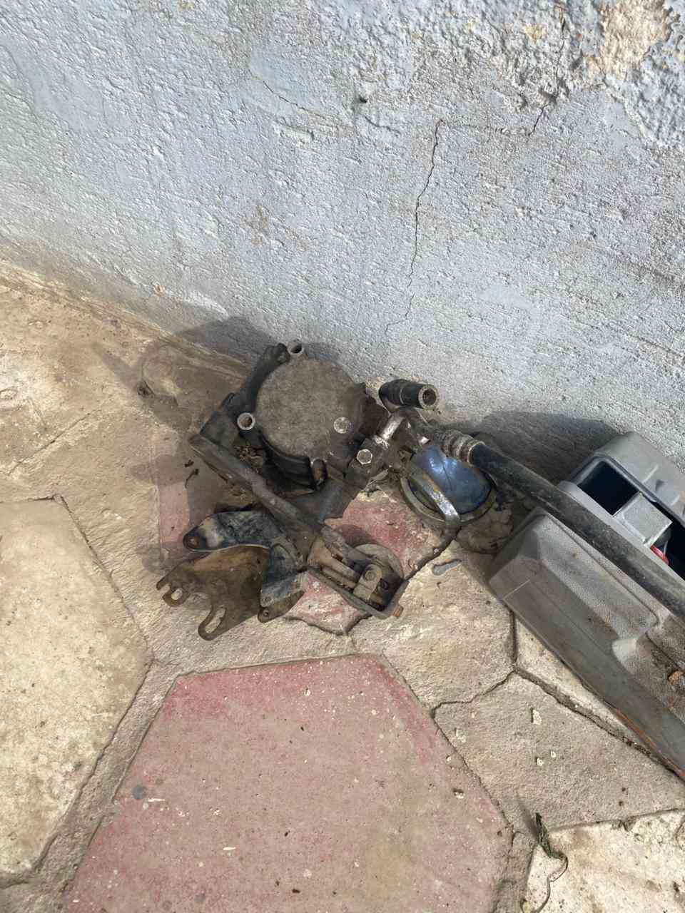 السلام عليكم من رخصت الادمن بوب صفحت اليمنه وكير ومحرك كاز ودرع وماطور وسكه صفحه السيره زكمبرسر ودعاميه خلفيه مكانه بابل الحمزه الغربي للبيع ***********
