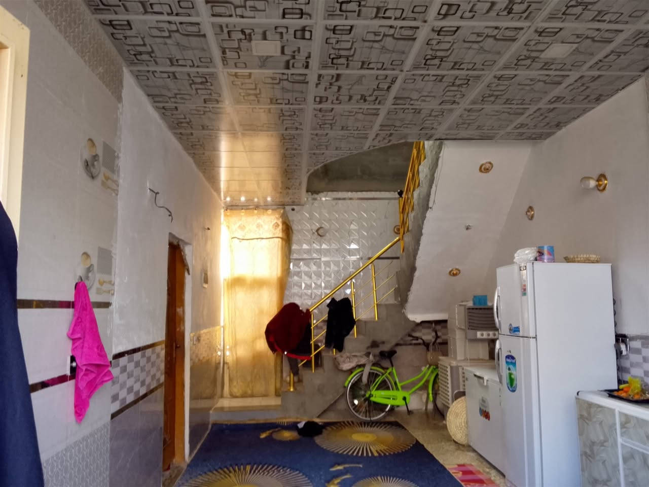 السلام عليكم بيت لبيع مكان كربلاء لسواده
مساحه 100 متر مربعه 
***********
