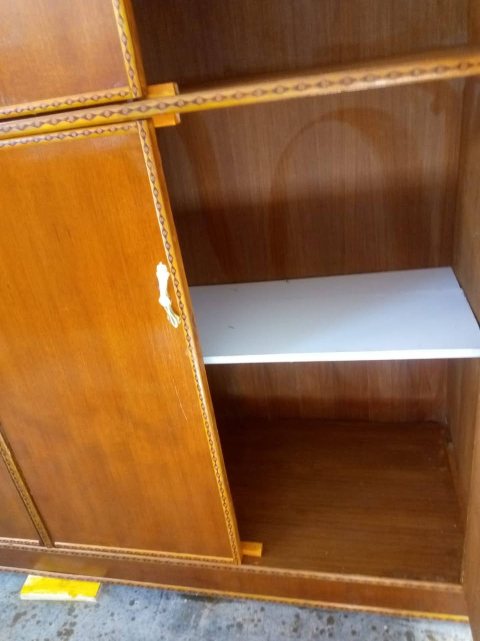 كنتور اربع بيبان صاج نضافه شكل انته تقيم سعر ٢٥٠ مع شد لمعلومات اكو نقل عنوان حي عامل منطقه ثانيه رقمي *********** محمد نجار
