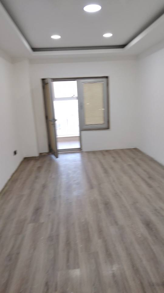 شقة غرفتين صالة، مساحة شقة جدا واسعة
عمارة بي مصعد والماء والكهرباء، خدمات 24 ساعة فوول
لتفاصيل اكثر اتصل بنا
واتساب
*********** أربيل, العراق
