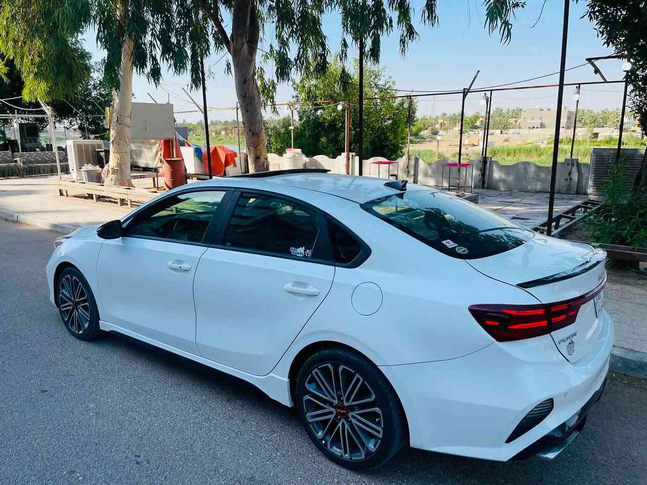 سلام عليكم
كيا فورتي 2024 GT شهداء وكاله عامه من المالك مباشر 
مواصفات
* جنوط ألمنيوم رياضية 18 إنج.
* مصابيح LED أمامية وخلفية.
* ⁠محرك 2000تيربو
* شبك GT رياضي مع لمسات حمراء.
* عادم مزدوج رياضي.
* فتحة سقف
* شاشة معلومات وترفيه 10.25 إنج.
* دعم Apple CarPlay و Android Auto.
* شاحن لاسلكي للموبايل.
* تشغيل بصمة (Smart Key).
* مقاعد رياضية GT.
* تحكم بالمناخ ثنائي المنطقة.  
* ⁠    فرملة طوارئ تلقائية.
* نظام المحافظة على المسار.
* مراقبة النقطة العمياء.
* تنبيه حركة المرور الخلفية.
* مثبت سرعة ذكي (Adaptive Cruise Control).
* كاميرا خلفية وحساسات. 
* ⁠سونار مرفق بل منشور
* ⁠السعر:150 وبيه مجال
* ⁠المركز📍:السماوه / حي الحسين
📞للأستفسار: ***********

