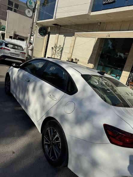 السلام عليكم 
فورتي موديل 23 محرك 2000 ماشيه 55 الف صبغ اربع قطع بدون ايرباك فحص مواقت تترقم بغداد السعر 125 
***********
