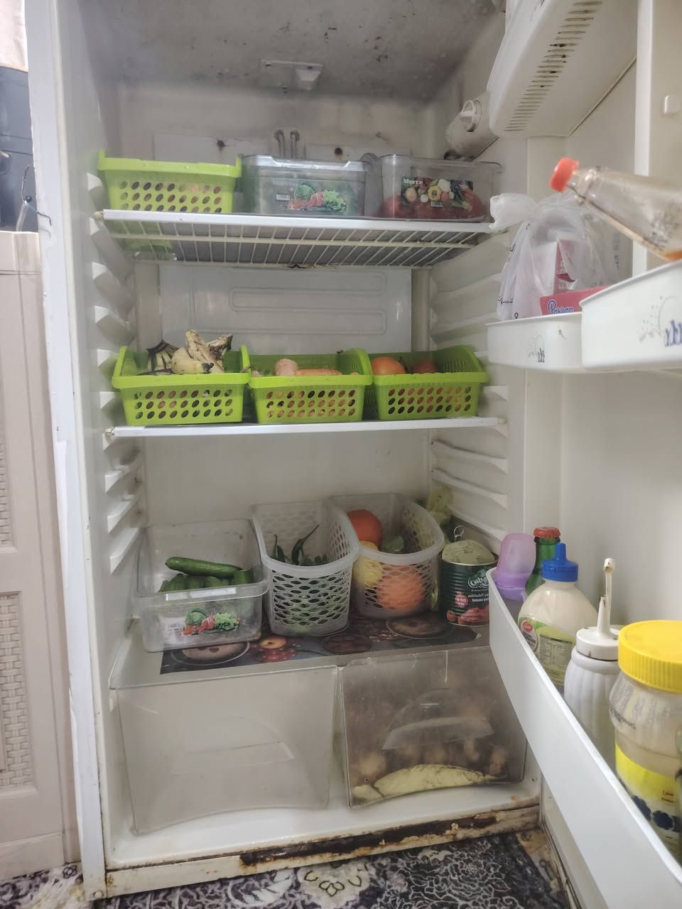 الثلاجه شغله البيع ١٠٠وبيه مجال ***********النوب سكينه
