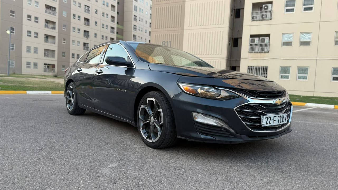 للبيع  ماليبو 2021 LT 
السياره جاهزه ونظيفه جداً 
🛑الحادث جانبي بصفحة سائق صبغ بجم شركة بدون ايرباك فقط بردة طاك

المواصفات 

🔴بصمه ابواب + جنطه

🛑محرك 1500 توربو ✈️

🛑 اوتو بريك /توقف ذاتي عند الاقتراب 🚳

🛑كشنات تدفئه + كهرباء ⚡️ 

🛑تبريد قطعتين

🛑شاشه كبيره تدعم 📲Android Auto/car play

🛑خرائط Gps📌

🛑كامره خلفيه 📷

🛑كروز مثبت سرعه

🛑شاشة ضبط واعطال بل دشبول

🛑داخل ابيض 

🛑منافذ USP/ 12V /Tip C

🛑مانع انزلاق ⛔️

🛑حساس اطارات

🛑4 دسك/ Abs

السعر 112 ومجال قليل السيارة جاهزة شغل واطلع وين ميعجبك 

***********
