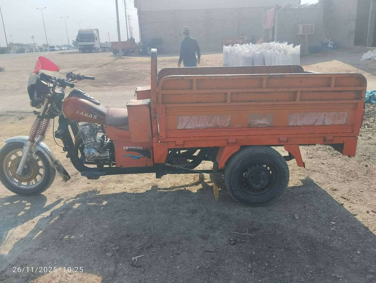 مديل 2016..  رقم ابيض نضيفه ومثل ماشوف كدامك وكلشي بيهه 

شغال عنواني البصره قضاء المدينه الخاص

***********وهاذرقمي بي واتساب سعر 1900وبيهه مجال
