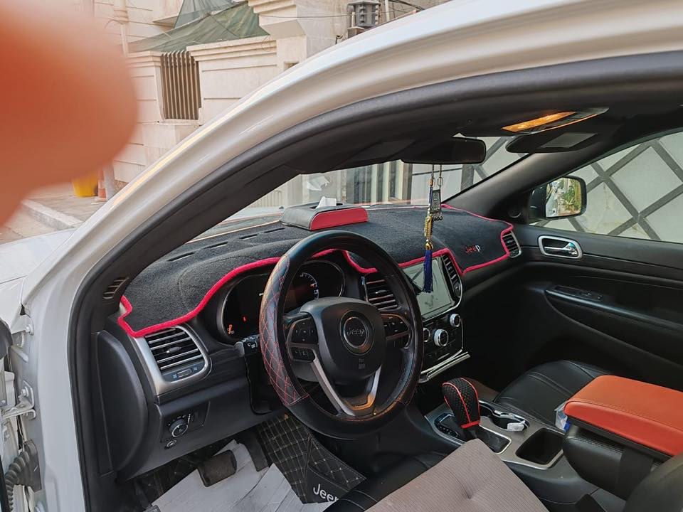 السلام عليكم جيب موديل 2021  للبيع فول موصفات 1/1 وارد امريكي لون ابيض
قطعتين مبدله جاملغ وبونيد
4x4 فور ويل
فتحه بلقمارة
اوتو ستوب
مانع تصادم
نقاط عمياء
ماشيه 18 الف ميل
السياره مابيها اي نقص
وبيها بعد هواي موصفات
صور الحادث مرفوقه
السعر 255 ورقه وبيها مجال بسيط
رقم التلفون : 
***********
