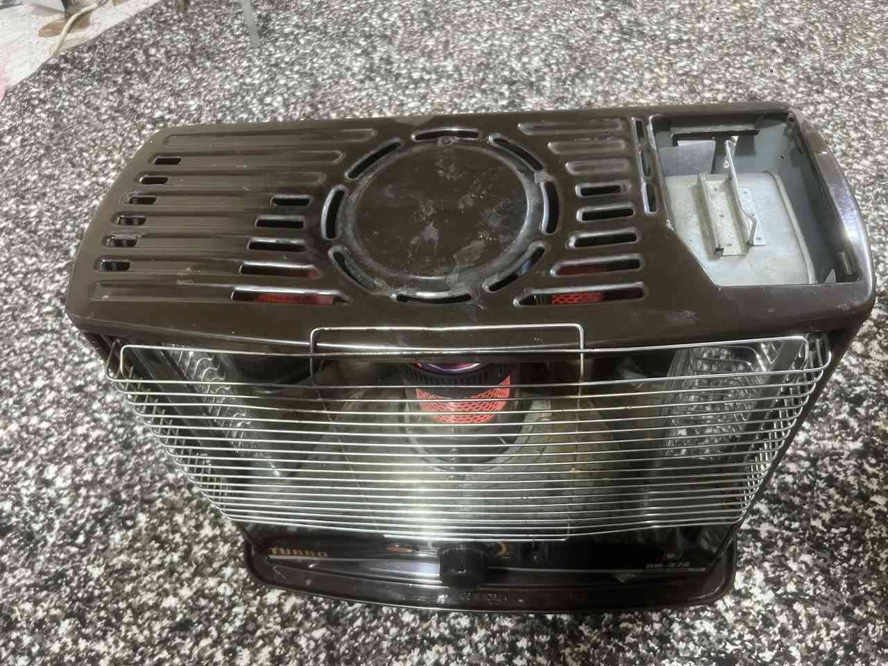 صوبه البيع شرط اي عيب مابيه. بس هاي اقبك  مالتا ماكو نضيفه   سعره ٦٠وبيه مجال
***********
