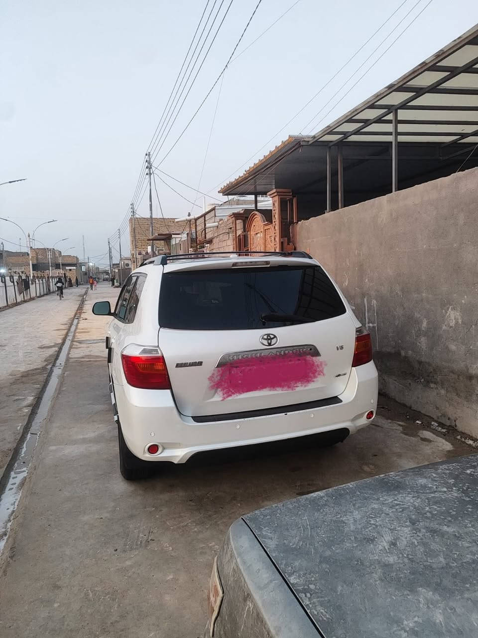 🔥 للبيع — Toyota Highlander 2009 🔥

🚘 اللون: أبيض مميز
📌 مكفولة كفالة عامة حتى من الرصعة — والسيارة أجمل من الصور

⚙️ المحرك: جديد 6 سلندر
📋 المواصفات: فول عدا الفتحة

✨ التفاصيل والمزايا:

 • شاشة أعطال
 • صندوق كهربائي
 • مانع انزلاق
 • تحكم ستيرن
 • كراسي كهربائي
 • قيادة منحدرات
 • فور ويل (دبل)
 • كاميرا خلفية
 • حساسات
 • شاشتين لمس
 • وجميع المواصفات المعروفة بالهاي لندر + إضافات مميزة

📄 رقم بغداد إنكليزي باسمي مباشر
💰 السعر: 158 ورقة وبها مجال للجادين

📞 ***********

سيارة نظيفة وجاهزة للفحص بأي مكان �
