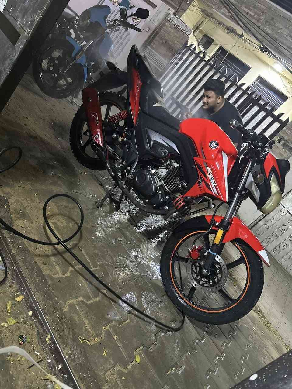 سلام عليكم للبيع دراجه هاوجي للبيع موديل 2020 مرقمه رقم وسنويه موجوده دراجه مكفوله كفاله عامه برغي ما مفتوح بل المكينه الدراجه نضيفه وسعره زين وبي مجال الشراي يتصل بس وما عندي صور اله هواي  لان مستعجل على بيعته لله شاهد ***********
