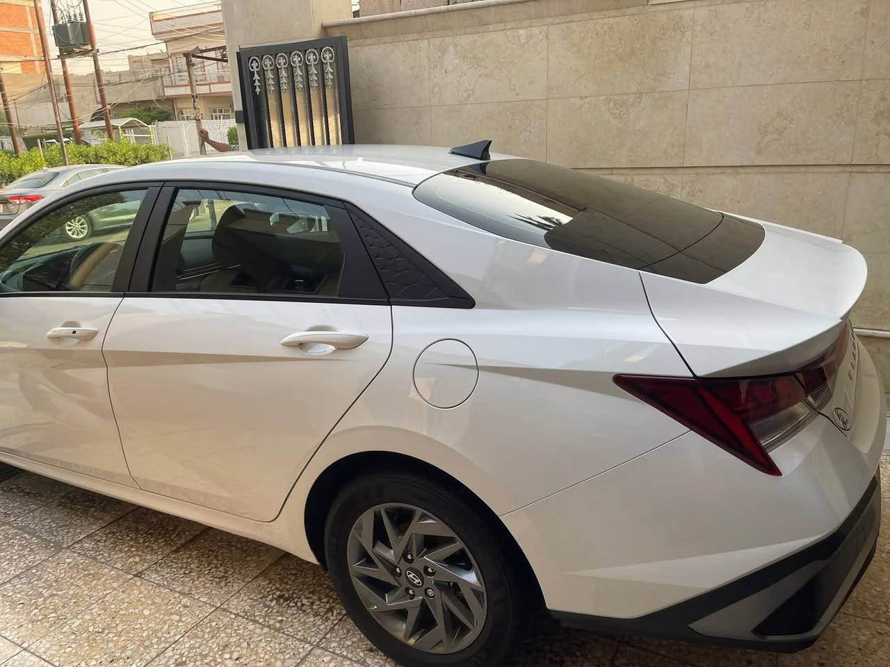 السلام عليكم للبيع
النترا 2024  وارد امريكي هايبرد
فول مواصفات. عدا الفتحة
ماشيه 37 ميل جديده بدون اي نقص 
حادث جاملغ وباب صبغ  بجم كبس وخلف كبس بدون دواخل بدون شواصي بدون لغود ايرباك برده وراجع سستم 
سونار موجود ويه صور 
مواصفات
بصمة تشغيل وابواب
شاشه كبيره متصل ديجتل 
لد بلدشبول متغير
لايت زنن بلادي 3 عدسات
كار بلي  رادار امامي ورادار خلفي
ورادار جانبي تحديد مسار
قياده ذاتيه تنبيه خروج عند المسار
ويل كب لد نهاري. فول تحكم ستيرن
السياره بعدهة بوضع الشركه ومابيه ولا نقص
رقم بغداد الجديد 
العنوان. الغزاليه
للاستفسار  ***********
السعر 160وبيهه  مجال
