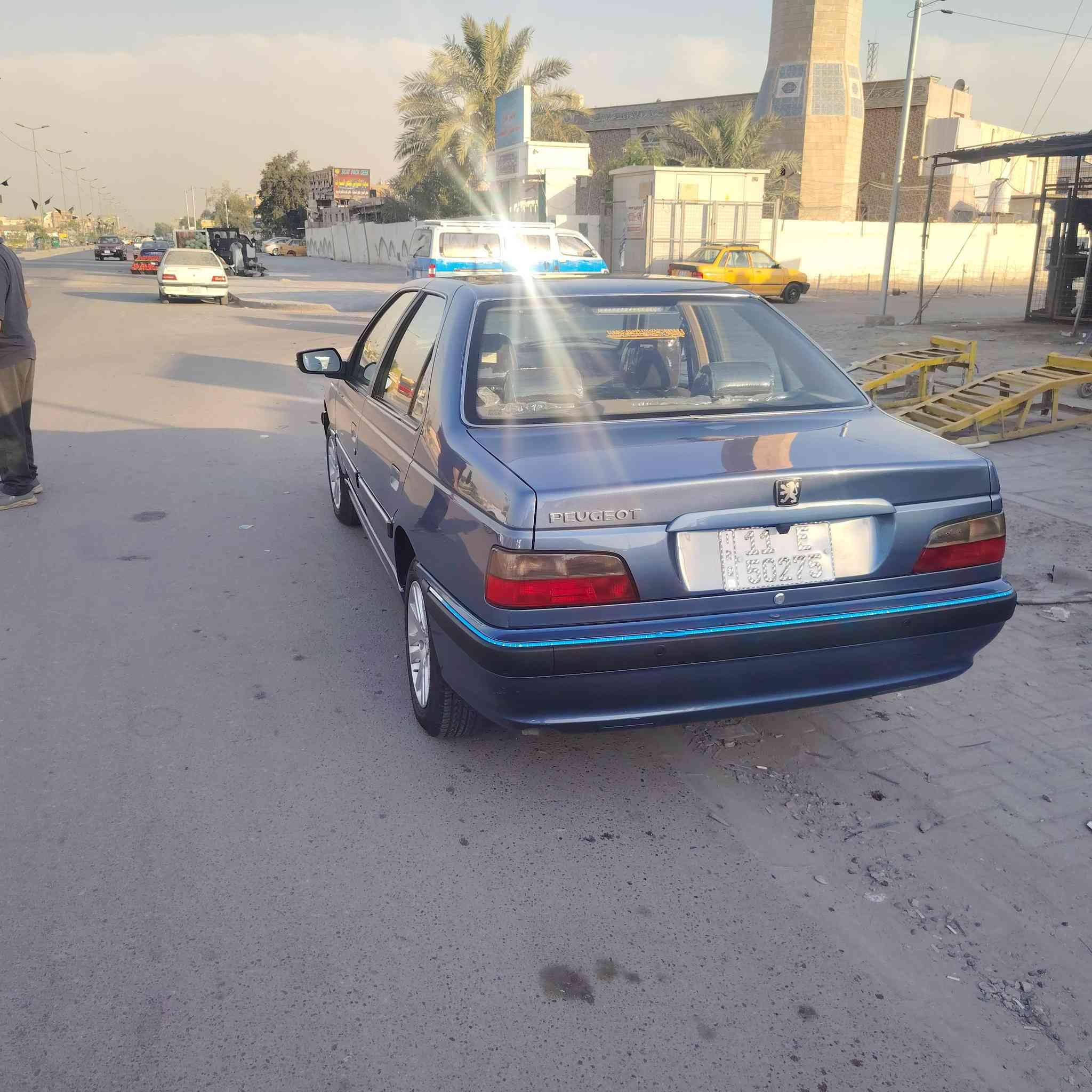 السلام عليكم بيجو باص 2025 سيارة ما ماشيه دوشمه جديده تبريد جديد سياره كفاله عامه وبسمي تحويل ثاني يوم السعر 88 بيه مجال بسيط عنوان بغداد شهداء البياع الرقم ***********
