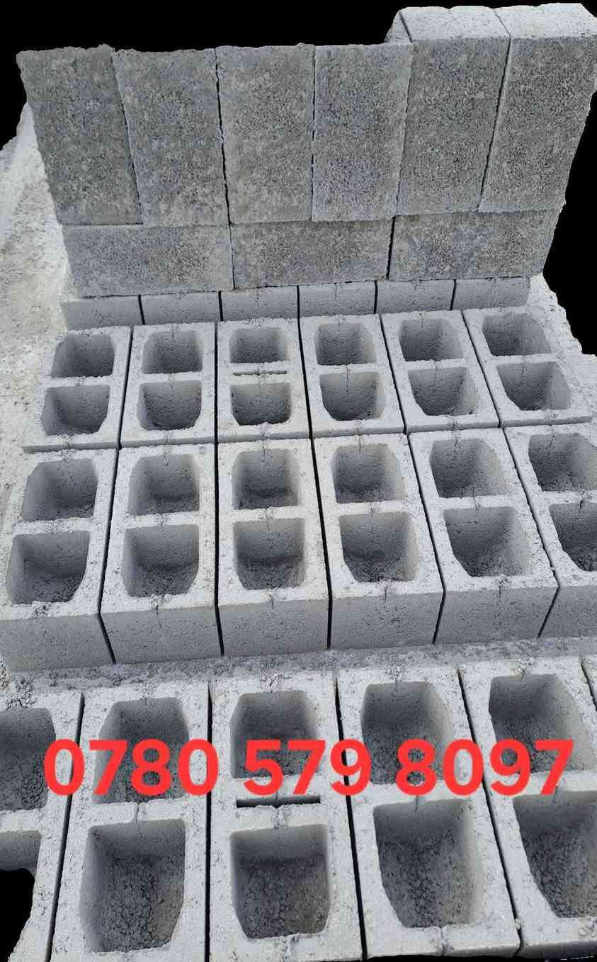 السلام عليكم، يوجد لدينا بلوك درجة اولى ، توصيل كافة نواحي واقضية العمارة ، توصيل باستخدام الكرينات ، نشر في أي مكان ، الاتصال على الرقم التالي *********** الميمونة, ميسان
