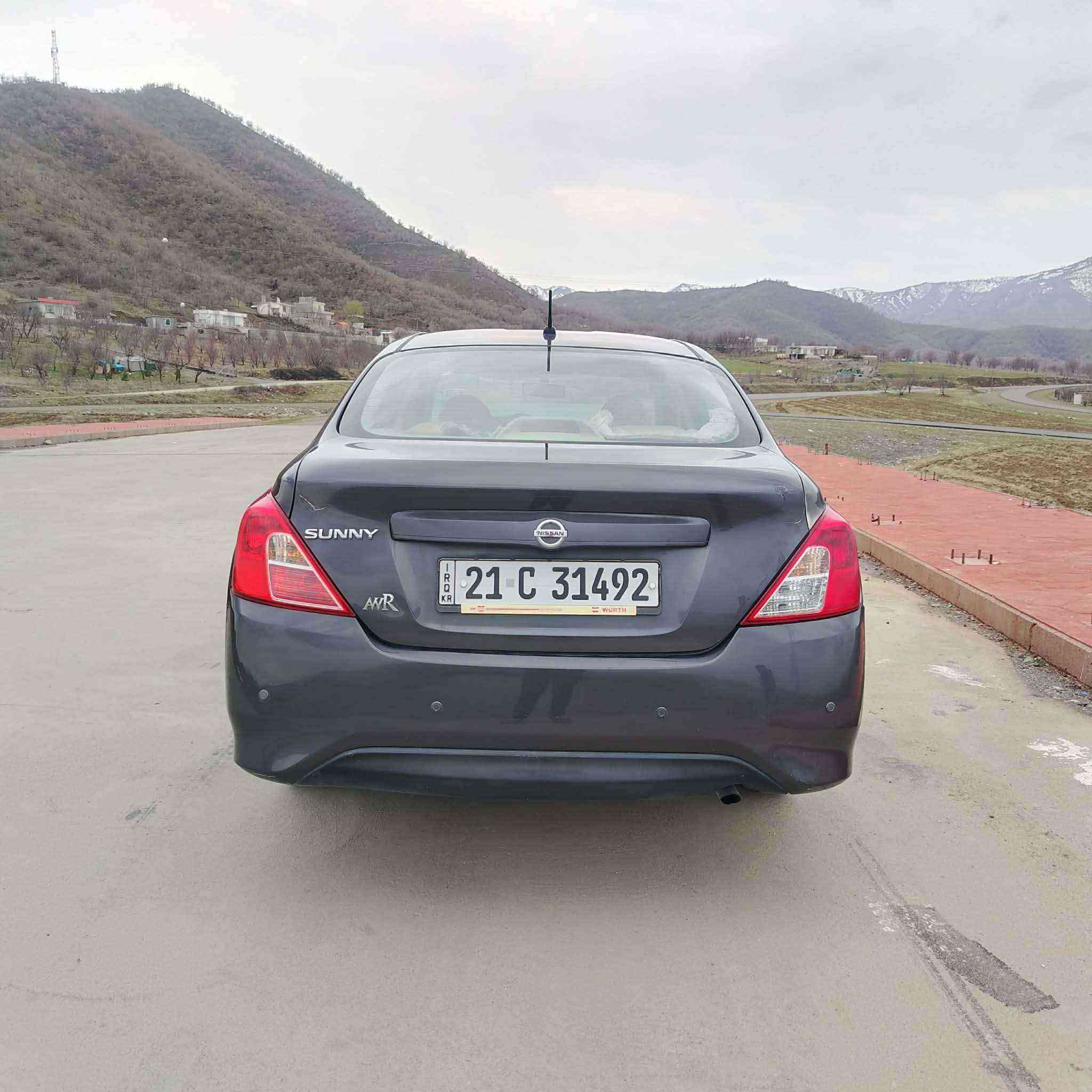 نیسان سەنی مۆدێڵ 2018
 گێڕو مەکینەی بەشەرت مەکینەی نەکراوەتەوە . 100هەزار ڕۆشتوە . تەقەو ڕەقە و کارەبای تەبرید سارد و گەرم  هەموو گیانی بەشەرت . چوار تایەی تازە بۆ گۆڕاوە . سەنەوی بەسەر چووە . سعر 95گەڵا معامەلە
*********** السليمانية, العراق
