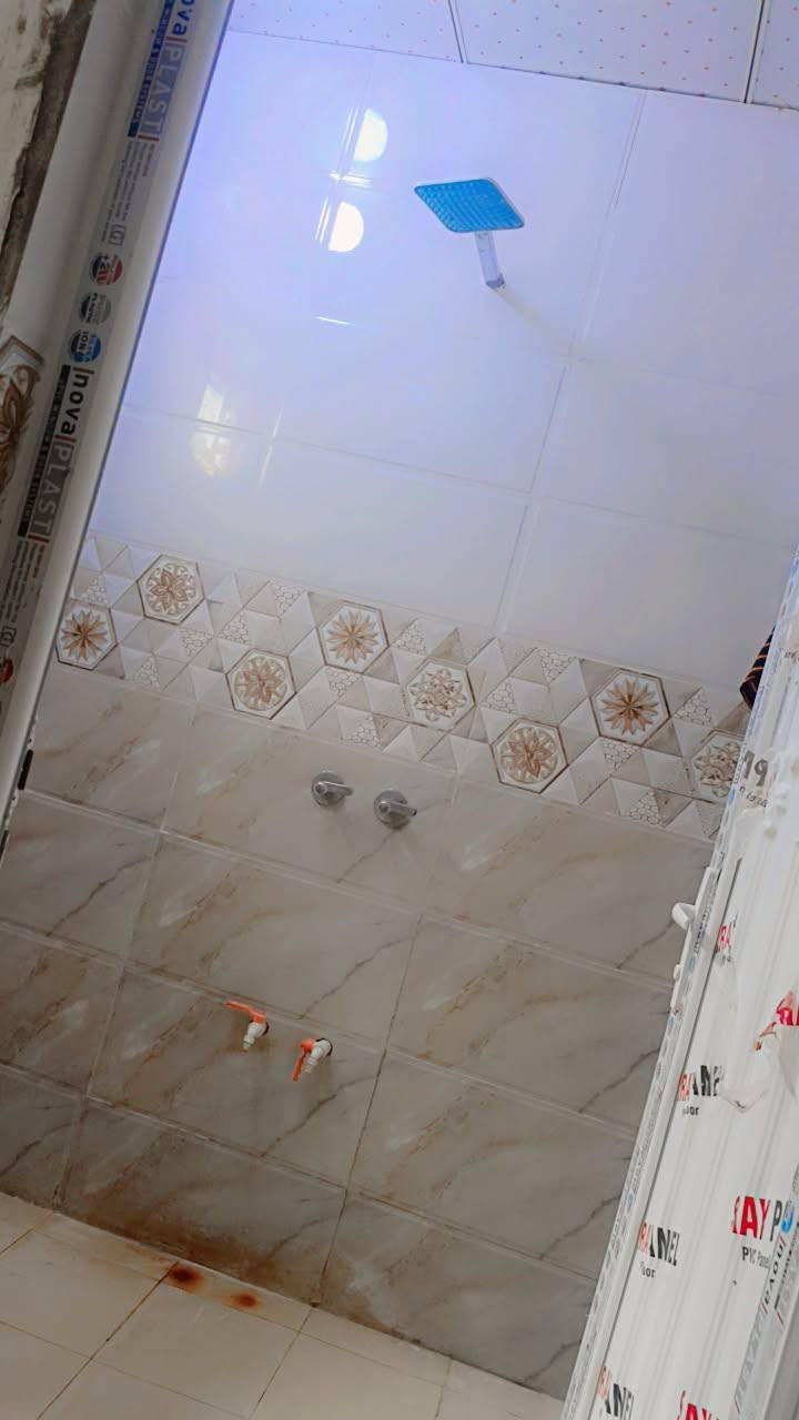 بيت للبيع خلف مجمع الرحاب طاب وزراعي سنه 25 سعر 40 بمجال بناء حديد مدرسه ثاني شارع عشه البيت جاهز للسكن‏‪***********‬‏+***********
