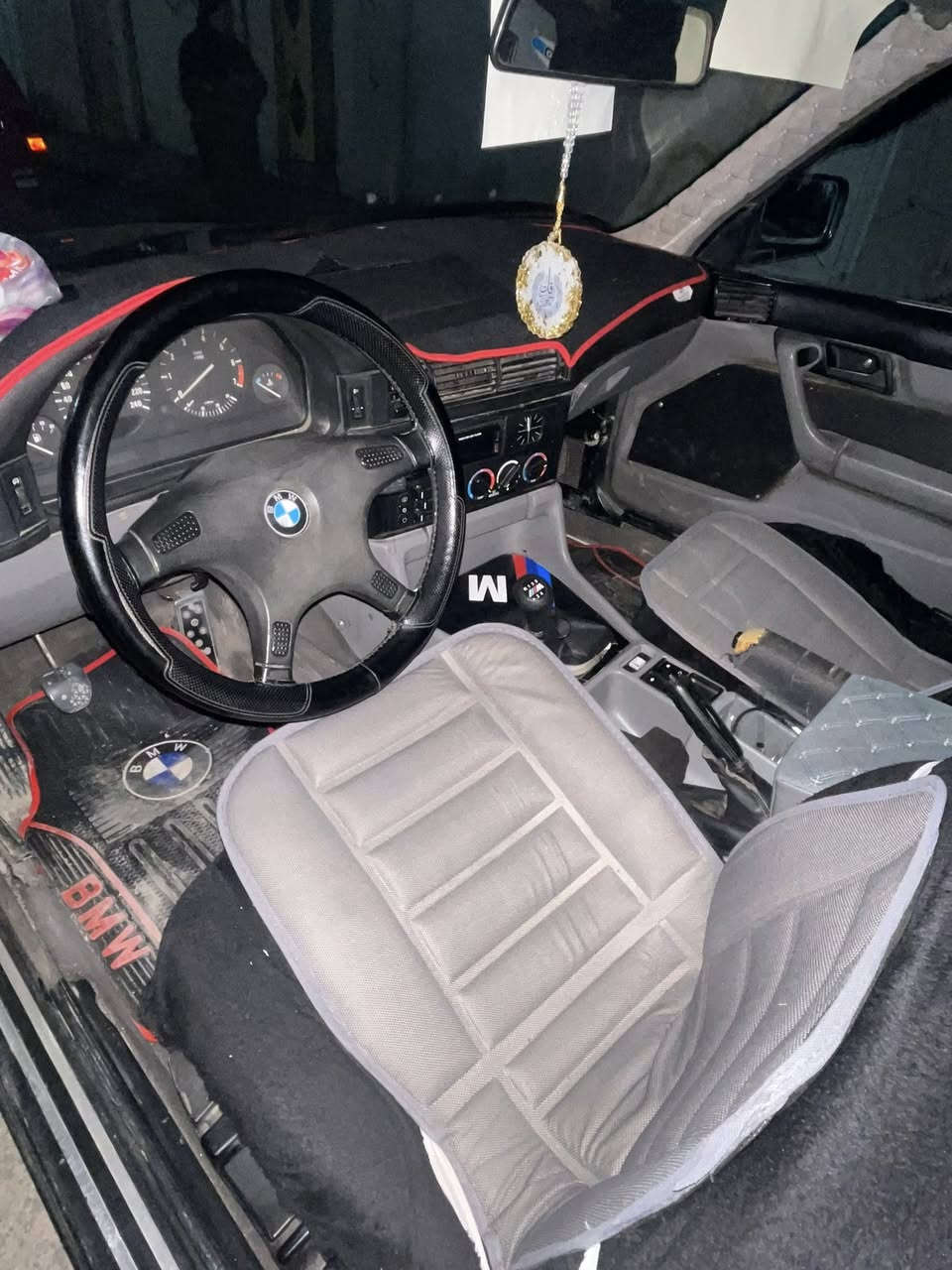 بي ام 520
كبس كهربائيات كلها شغاله 
موديل 1990
صبغ عام جماليه محرك بي اثر صرف شرط
 تحريكه معدل 
 40$بيها مجال


**إذا كنت صاحب هذا الإعلان وتريد حذفه لأي سبب، رجاءا أرسل رسالة إلى الدعم الفني**