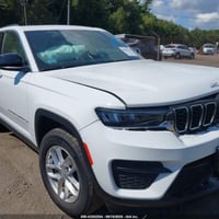 للبيع  JEEP  فئة لاريدو  موديل 2025  مواصفات  فتحة بصمة  هندبريك اوتو ...