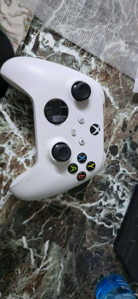 كل عام وانتم بخير وسنة سعيدة ان شاء الله تحقيق الاماني 

#طلب_نشر 

اكس بوكس سيريس اس جهاز نظيف كامل ملحقات مذكورة ملحقات تحت اكمل قرائة 

جهاز ذاكرتة نص تيرا

تكدر تاخذ ويا شهر كيم باس

جهاز يكون لوك ستيكر غير مفتوح وما داخل تصليح

كذالك ضمان شهر في حال حدوث خلل لجهاز 

جهاز يجي ويا: 
جوستك اصلي اليجي ويا جهاز
واير Hdmi // واير كهرباء

سعر جهاز بدون اشتراك 310 الف 

سعر جهاز مع اشتراك كيم باس 315 الف

مكاني ديوانية حي جزائر

يوجد توصيل لجميع محافظات العراق
 
اي استفسار اخر راسلني خاص او عن طريق واتس اب: 
***********
