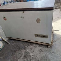 مجمده قديمة شغالة تبرد خفيف تحتاج بس غاز 07755224990