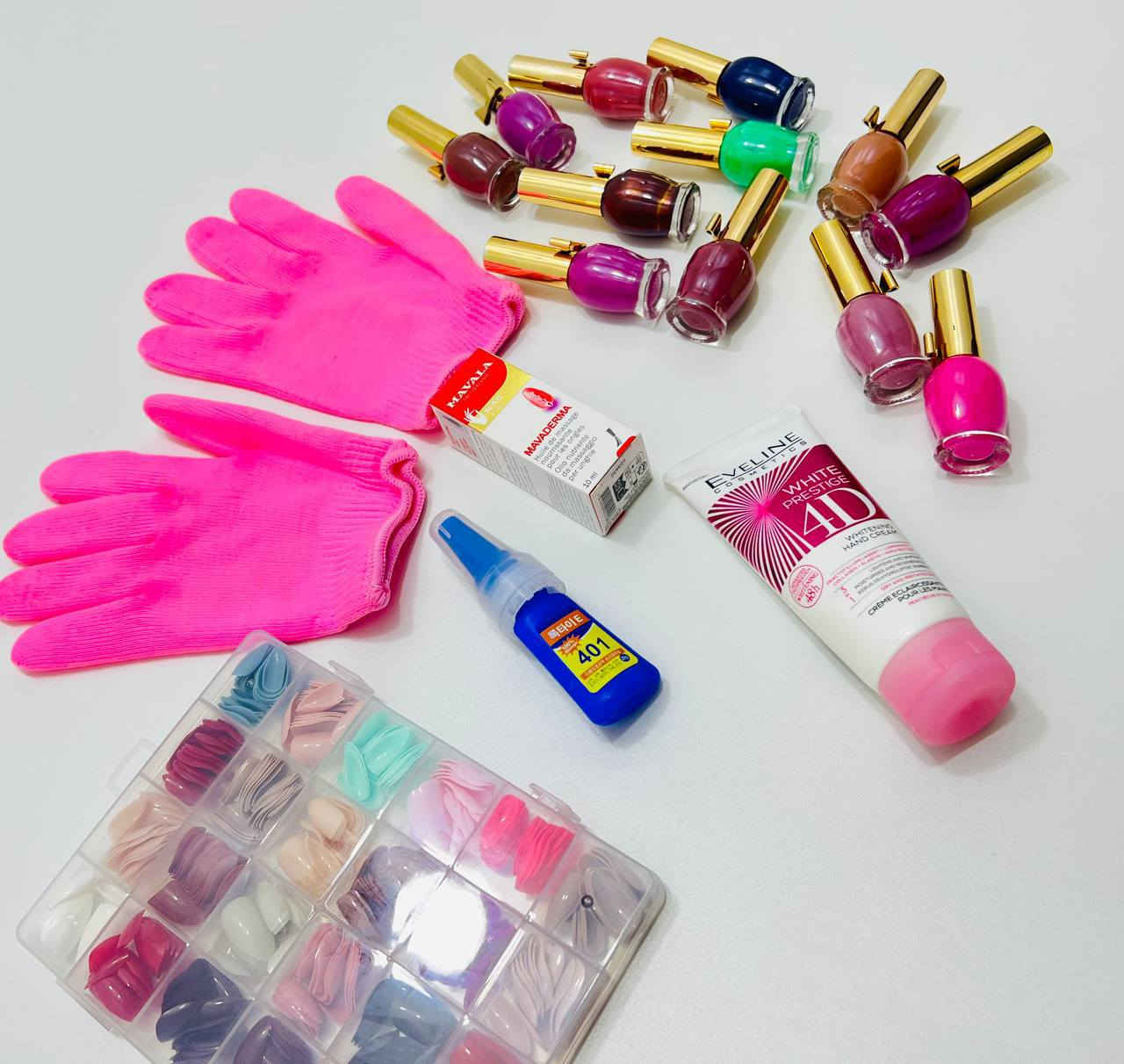 عرض عناية باليدين 💅🌷
🎀 كريم ايفلين لتفتيح وترطيب اليدين. 
🎀 جنطة اصباغ اضافر متكونة من ١٢ لون 
🎀 كفوف سليكونية لترطيب اليدين وتقليل التشققات. 
🎀 سيروم مافالا لتطويل وتقوية الاضافر. 
🎀 سيت اضافر تتكون من ٥٧٦ اضفر بالوان مختلفة. 
🎀 صمغ اضافر ٤٠١


**إذا كنت صاحب هذا الإعلان وتريد حذفه لأي سبب، رجاءا أرسل رسالة إلى الدعم الفني**