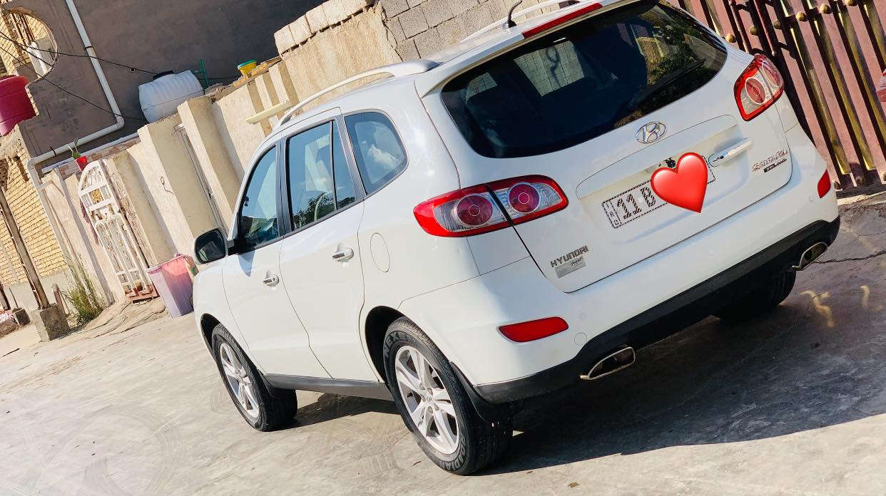 سلام عليكم سنتافي 2011فول مواصفات 6سلندر+فتحه +كشن كهربائي +بصمه السياره لون ابيض السياره رقم بغداد مكان السياره واسط النعمانيه الرقم ***********
