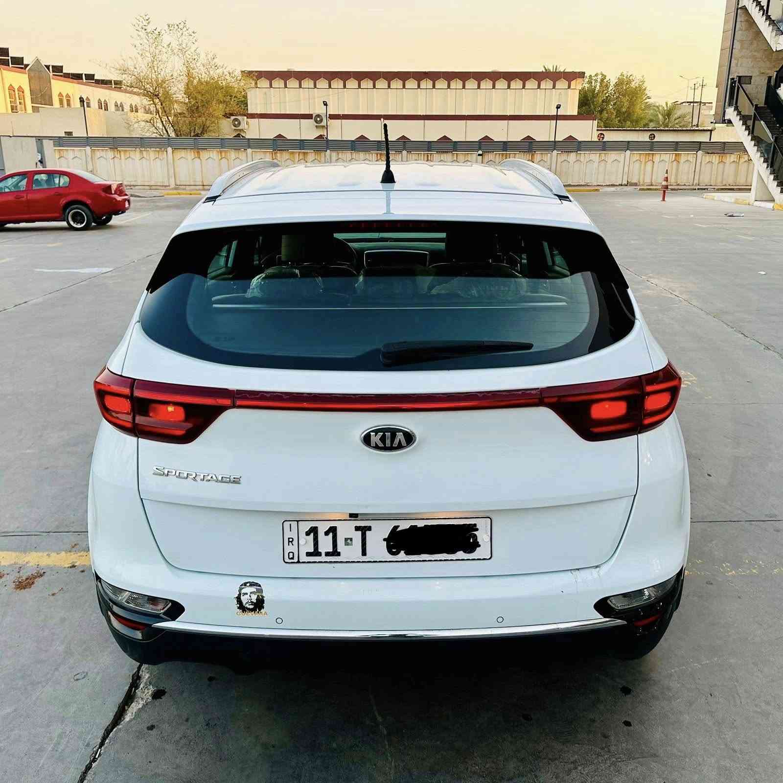 KIA SPORTAGE (وكالة خليجي)
الموديل :-2020
عداد المسافة :- 90000 كم
فئة السيارة :- بيسك
لوحات التسجيل :- بغداد سنوية مجددة 2030
السعر :-18300$ بيه مجال جدا بسيط
العنوان :- الكرخ / حي الخضراء
للاستفسار :- ***********
