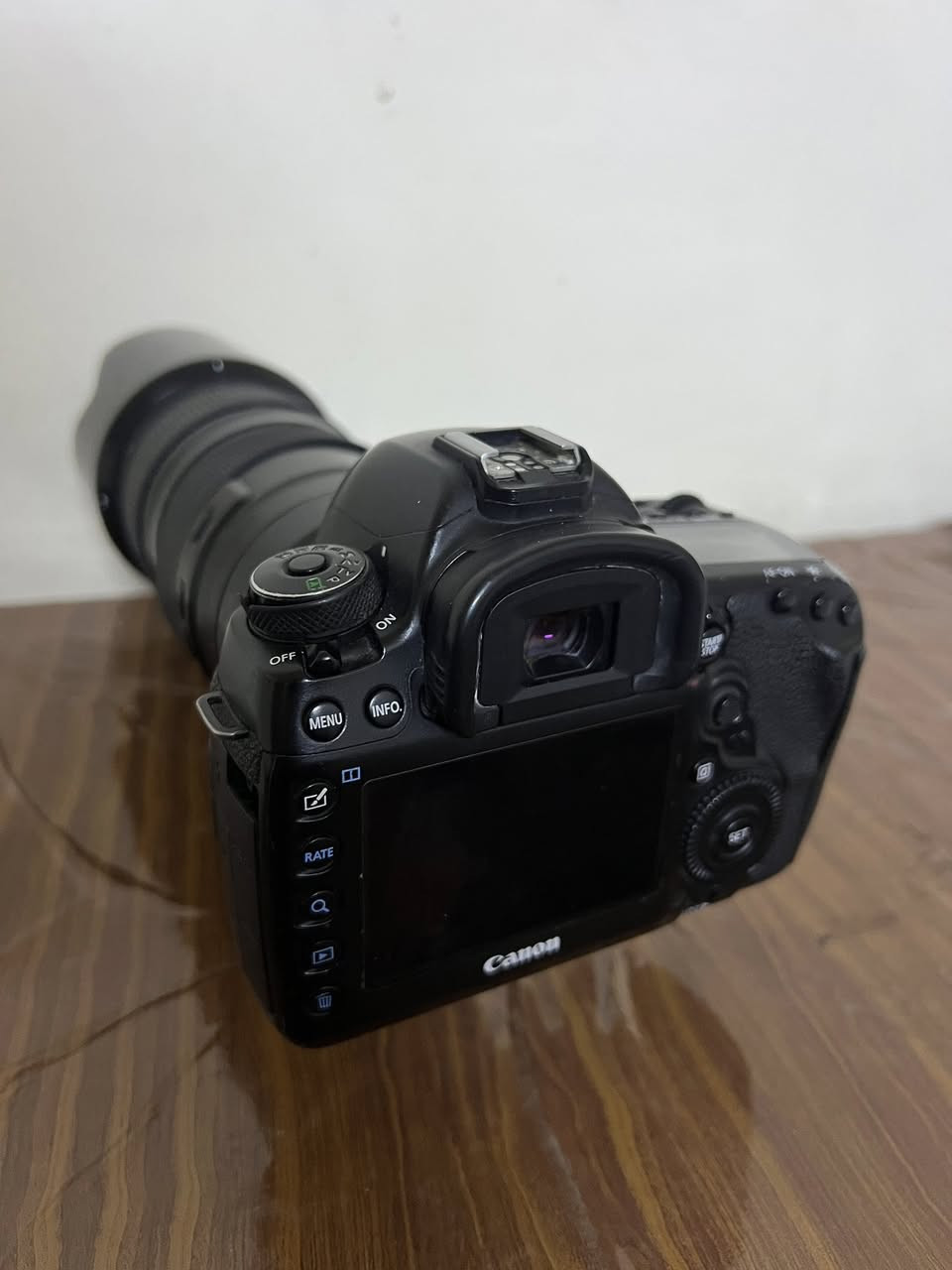 كانون 5dmark4 مع عدسة 70-200 تامرون الاصدار الثاني للبيع او المراوس كامل ملحقات تواصل ***********
