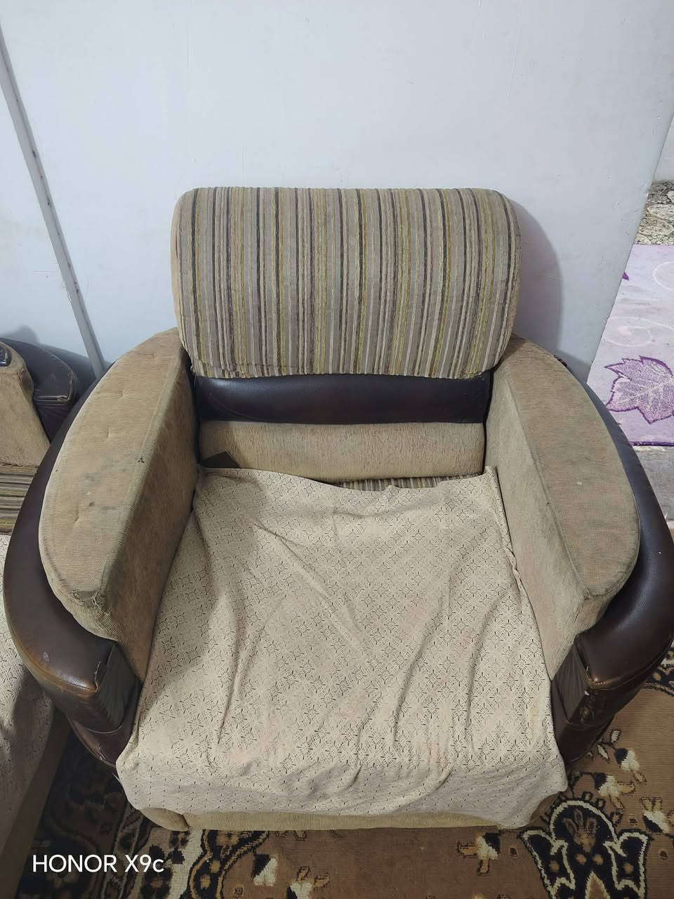 تخم للبيع تسكام ثكيل وضخم كراسي عدد2قنفات كبار عدد2 وقنفة وسط عدد 1(10مقاعد) سعر 80الف قفل بدون عمله مكانه الحله بكرلي اي ستفسار خاص


**إذا كنت صاحب هذا الإعلان وتريد حذفه لأي سبب، رجاءا أرسل رسالة إلى الدعم الفني**