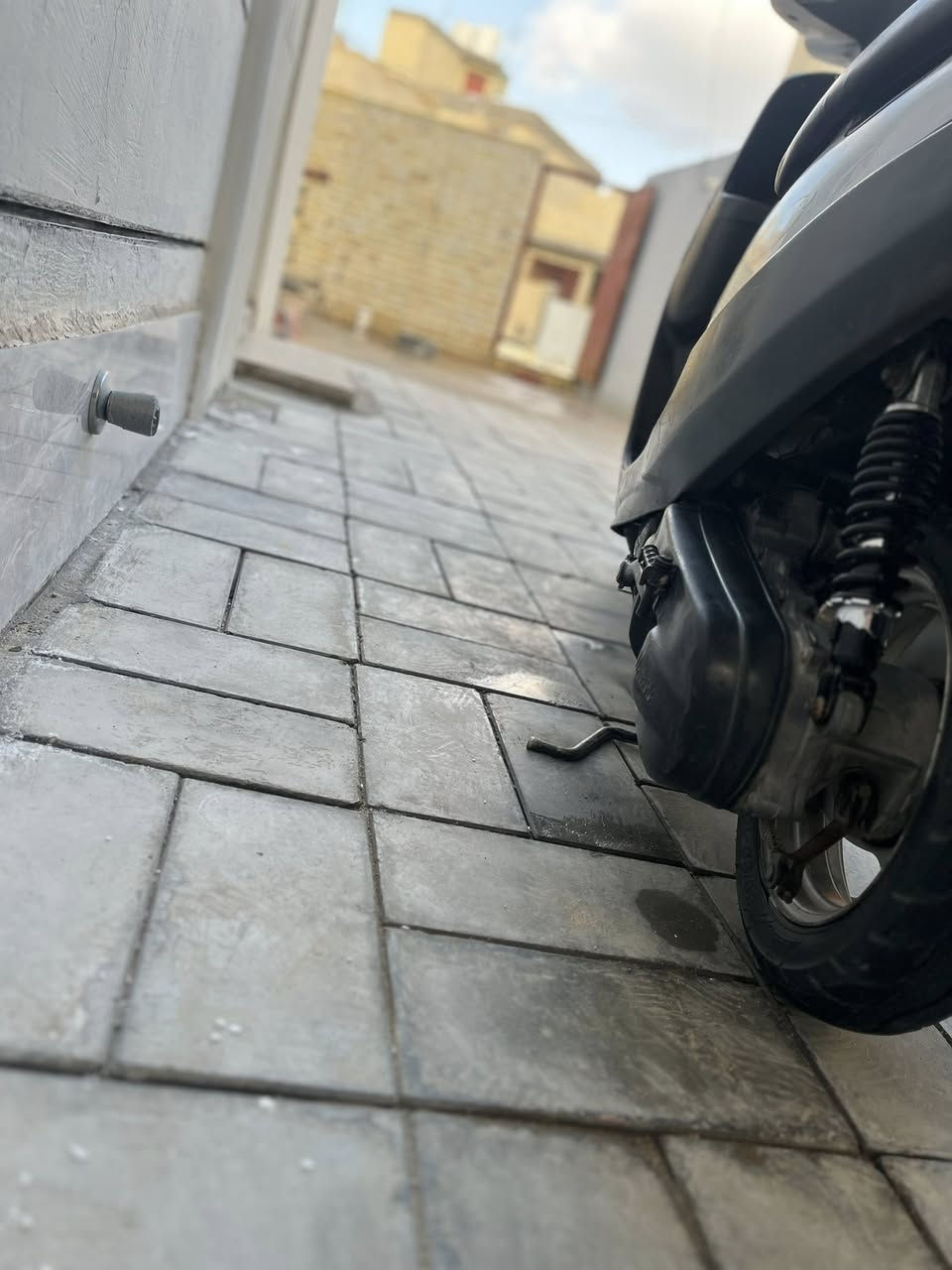 سلام عليكم دراجه بطه ستين للبيع موديل 2000 محرك ناعم ما مفتوحه جيب مصلح او افحص سعر 500 للتواصل ***********
