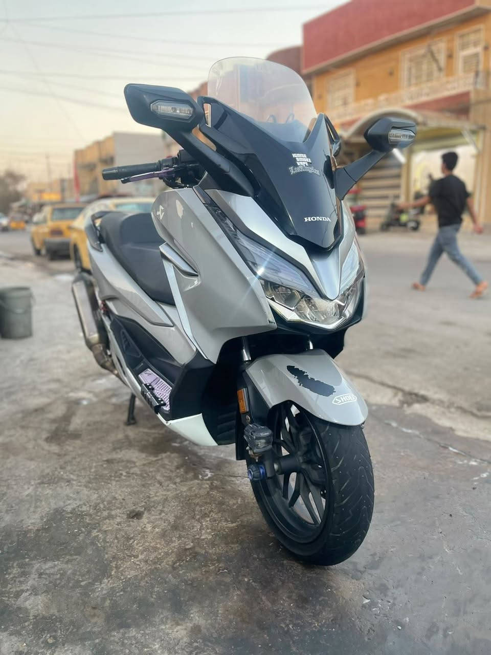 سلام عليكم هوندا فورزا 013
جامه كهربائية 
حجم المكينه300c
صالنصه رياضية 
تتفئه يدات 
دراجه نضيفه بمعنه الكلمه استيراد على ايدي 
للستفسار ***********
مكان الدراجه بغداد
