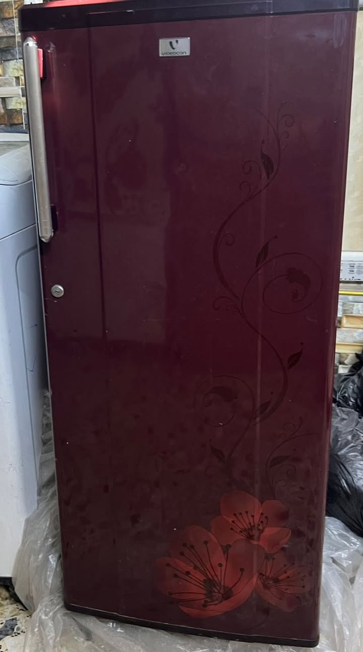 ثلاجة للبيع مكاني بغداد بلديات ***********
