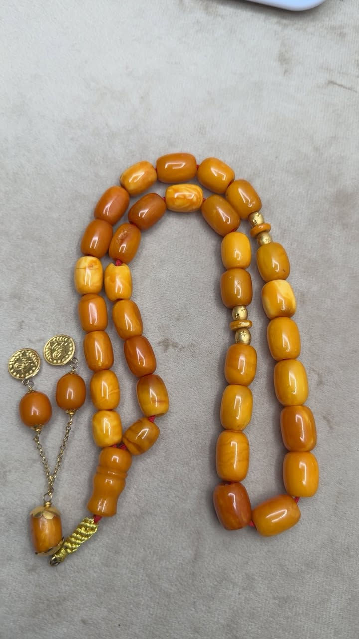 سلام عليكم أصدقائي

متوفر 
مسباح كهرب أنتيك الماني🇩🇪🔥
الوزن 51 غرام 33 حبه
كركوشه وفواصل ذهب
***********
