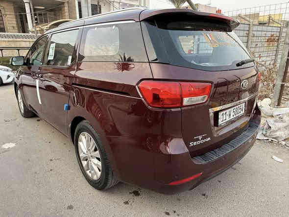 سيدونا 16رقم بغداد بسمي سعرهه 168 وبيه مجال مكانه بغداد ***********السياره فول مواصفات حادث بنيد وجاملغ بدون دواخل السياره جاهزه كل نقص ما بيهه كير مكينه مكفولات بيبان كهرباء ماشيه 90 الف
