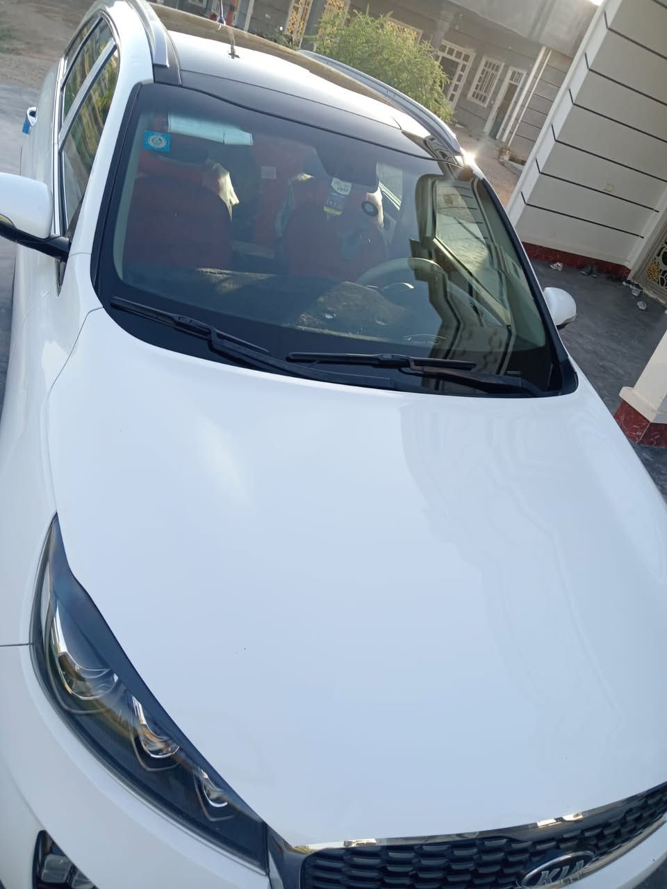 السلام عليكم ورحمة الله وبركاته 
سورنتو موديل 2018 خليجي فول مواصفات الفول معروف مواصفاته ميحتاج اذكر تفاصيل 
6سلندر 7 راكب  رقم بغداد 
مكفوله ماعدا شخوط موضحه بالصوره مع رصعات بسيطه 
السعر المطلوب 235$
وبيه مجال بسيط 
التواصل ع الارقام التاليه 
***********
***********
