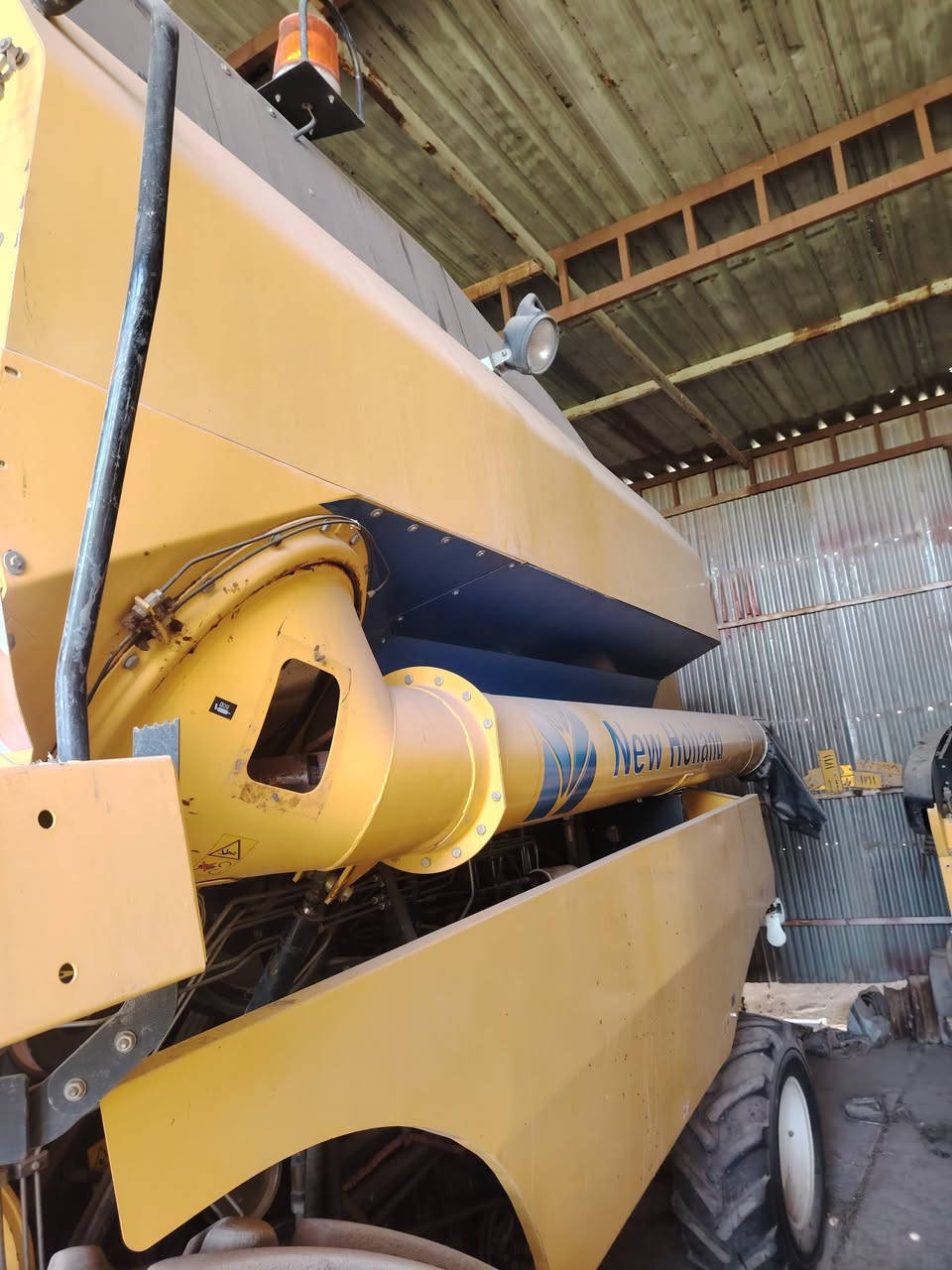 نيوهولند خمسه بلم للبيع 2014 فول نضافه للستفساراتصل ع رقم ***********
