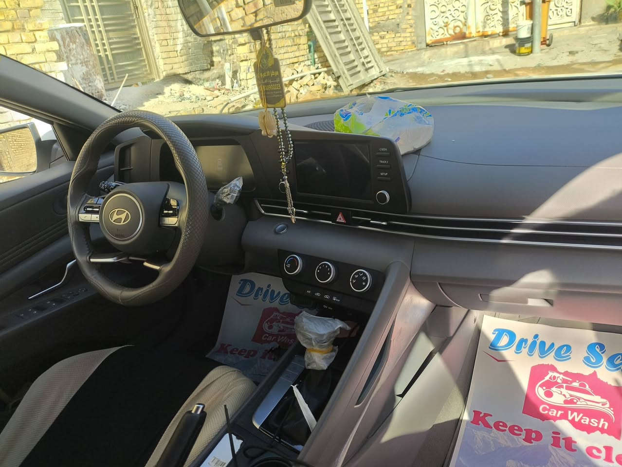 النترا موديل 24 خليجيه كوري اصل مكينه الفين سياره جدا نظيفه مال بيت بيهه ملاحضات جدا بصيطه تكحيلات الباقي كفاله عامه باقي الملعومات ع رقم ***********
