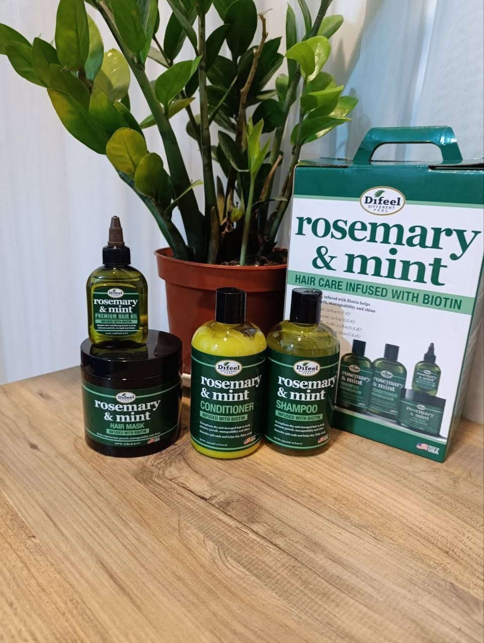 أطلبي البكج وأختاري هديتـج من المتجر🛍 🎁😍 ( ديرمارولـر أو مشط توزيع أو فرشـة تدليك أو خاولي كوري )  
💚 بكج روز ماري والنعناع rosemary & mint الأكثـر طلبآ الأصدار الجديد وبسعر خورافي داخل بوكس 🫢
يحتوي على خلاصة الروزماري (اكليل الجبل) والنعناع والبايوتين خصم 50% 👍🏻بكج ميلي 
بـكـج يتـكون من 4 قطـع  : 
🍃 شامبو 354ml
🍃 بلسم 354ml
🍃ماسك للشعر 340ml
🍃 سيروم اكليل الجبل 75ml
ينظف الشعر بشكل قوي يعالج تساقط الشعر 
يعالج القشره يعالج الحكه يقوي الشعر
يكثف الشعريعمل على انبات الشعر يعالج التقصف والتكسرمناسب لجميع انواع الشعر الدهني والجاف " الأمريكي الأصلي 💀


**إذا كنت صاحب هذا الإعلان وتريد حذفه لأي سبب، رجاءا أرسل رسالة إلى الدعم الفني**