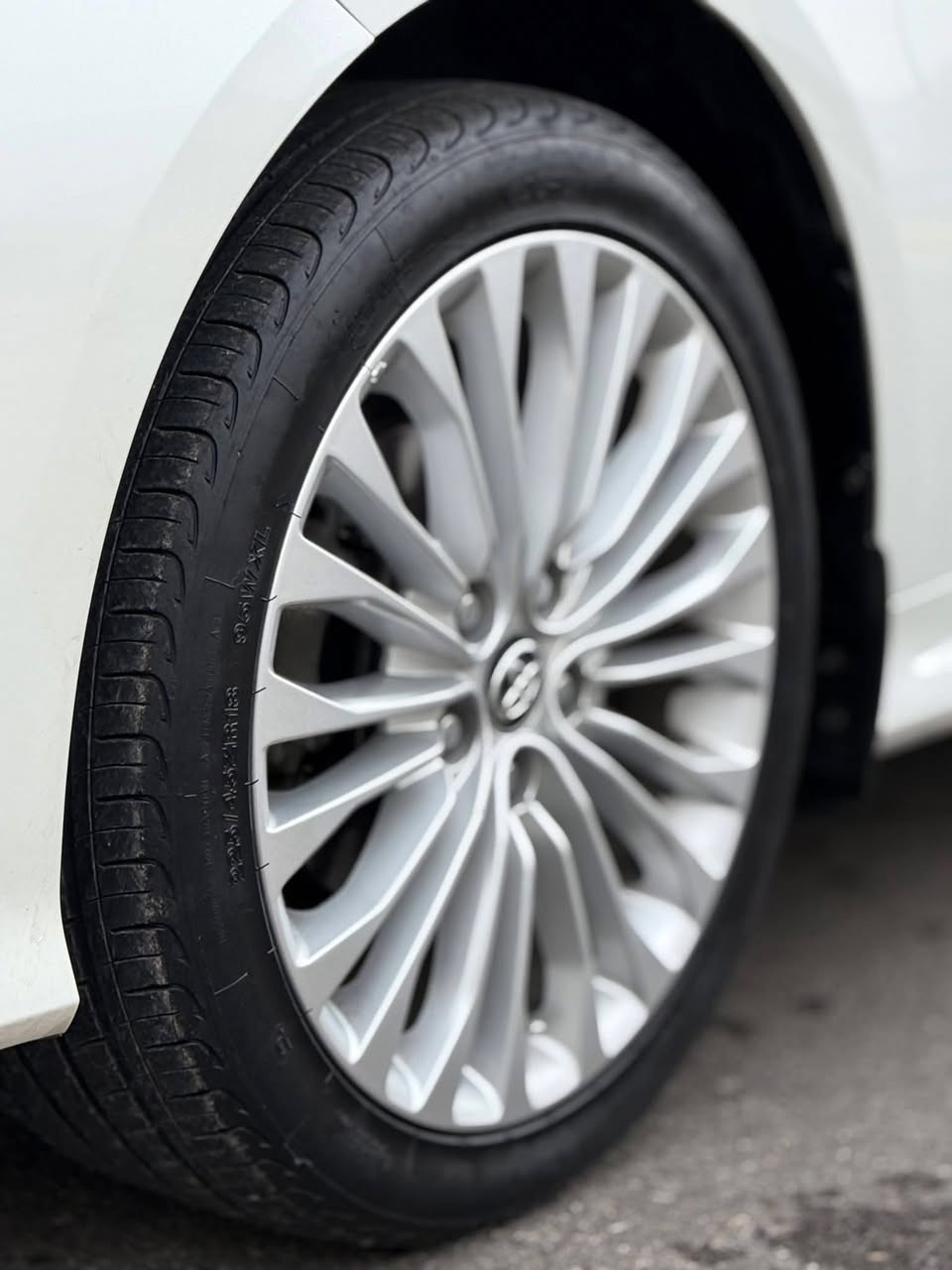 #Toyota_كورلا 2019 (جيهان ) خليجي
🥹🍁🍁🥹
بانزين فقط رقم سليمانيه شرط تحويل
ماشية 59 الف فقط☺️
السياره كفاله عامه من الدعامية للدعامية
بدون صبغ بدون تعديل😄
محرك 1800 بانزين
تبريد قطعتين
نظام القيادة (سبورت + عادي)
كيجات ديجتل شاشه
حساسات امامية+خلفية
تحديد سرعة (مموجودة بأي كورلا ثانية) 
..USP شحن

مكان السليمانية📍

للتواصل:
*********** 
اتصال فقط
*********** 
واتساب او فايبر فقط

ادخل للبيج بي سيارات معروضه 

🟥سعر ✍️👈🔥في التعليق يتم الرد فورا
على المسنجر 🔥🫡

🟥سعر $ ✍️👈🔥 لە کۆمێنت بنوسە یەکسەر وەڵام دەدەیتەوە🫡
————————————
بيع السيارات :: #cars
👆👆👆👆
لعرض. سيارتك على الصفحه مراسلتنا واتساب

#للبيع - #سيارات - #معارض  - #معرض - #سياره
