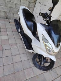 ‏السلام عليكم PCX جيل الثاني  🇯🇵 ياباني ‏​⚙️ المحرك: 125CC ‏​🎨 اللون: ...