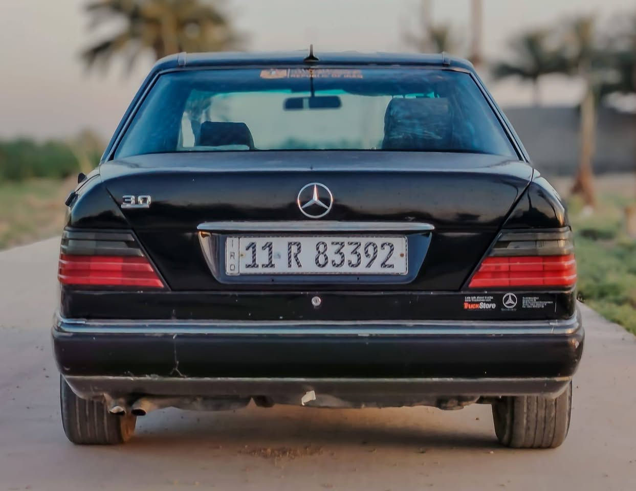 مرسيدس دب موديل 1994
محرك وكير بطة صبغ عام 
سعر 37 مكان ديالى بعقوبة رقم ***********
