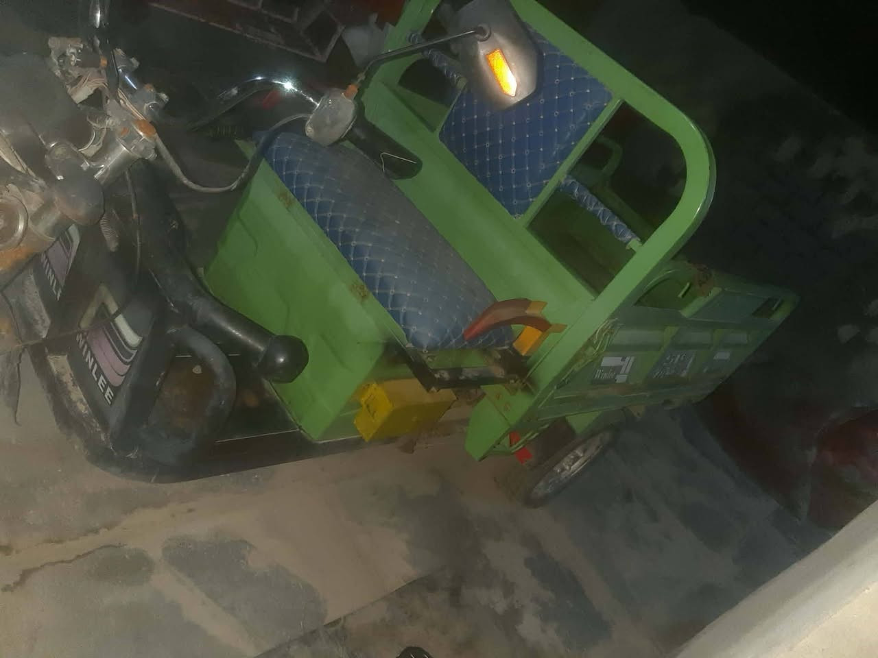 عنوان.  الكوت
نقض بطاريات 
بيع او مراوس 
سعر 400


**إذا كنت صاحب هذا الإعلان وتريد حذفه لأي سبب، رجاءا أرسل رسالة إلى الدعم الفني**